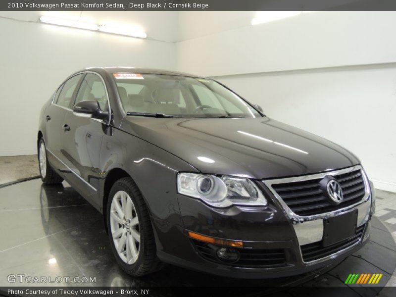 Deep Black / Cornsilk Beige 2010 Volkswagen Passat Komfort Sedan