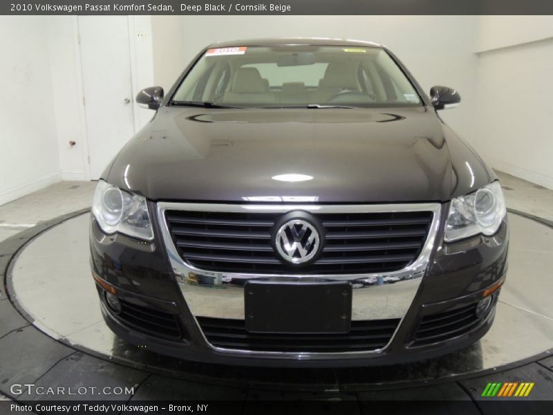 Deep Black / Cornsilk Beige 2010 Volkswagen Passat Komfort Sedan