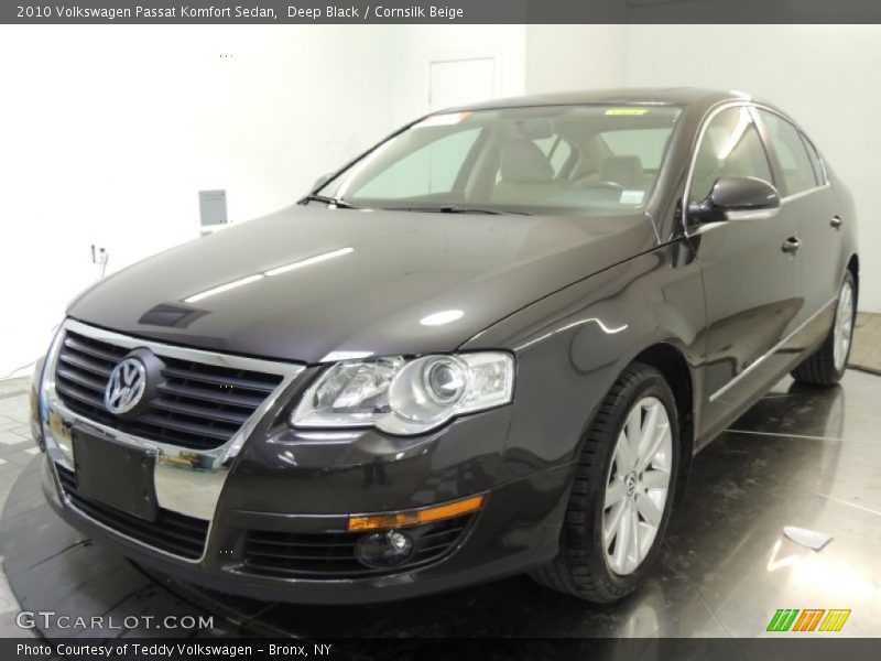 Deep Black / Cornsilk Beige 2010 Volkswagen Passat Komfort Sedan