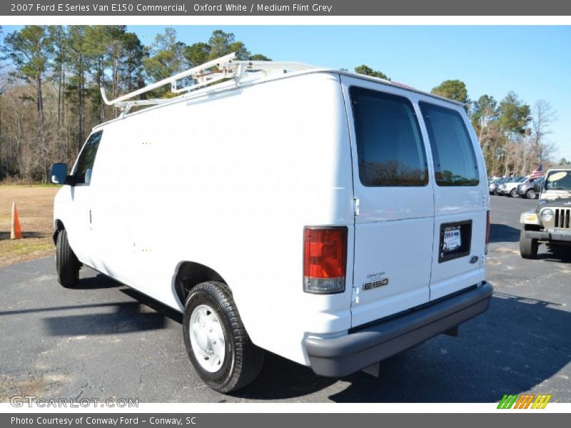 Oxford White / Medium Flint Grey 2007 Ford E Series Van E150 Commercial