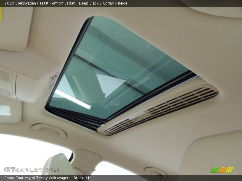 Deep Black / Cornsilk Beige 2010 Volkswagen Passat Komfort Sedan