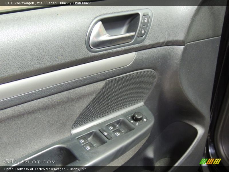 Black / Titan Black 2010 Volkswagen Jetta S Sedan