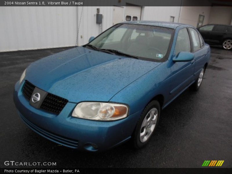 Front 3/4 View of 2004 Sentra 1.8