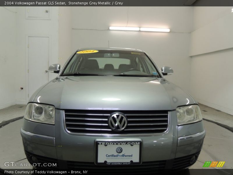 Stonehenge Grey Metallic / Grey 2004 Volkswagen Passat GLS Sedan