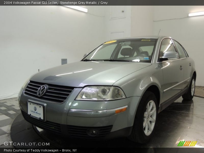 Stonehenge Grey Metallic / Grey 2004 Volkswagen Passat GLS Sedan