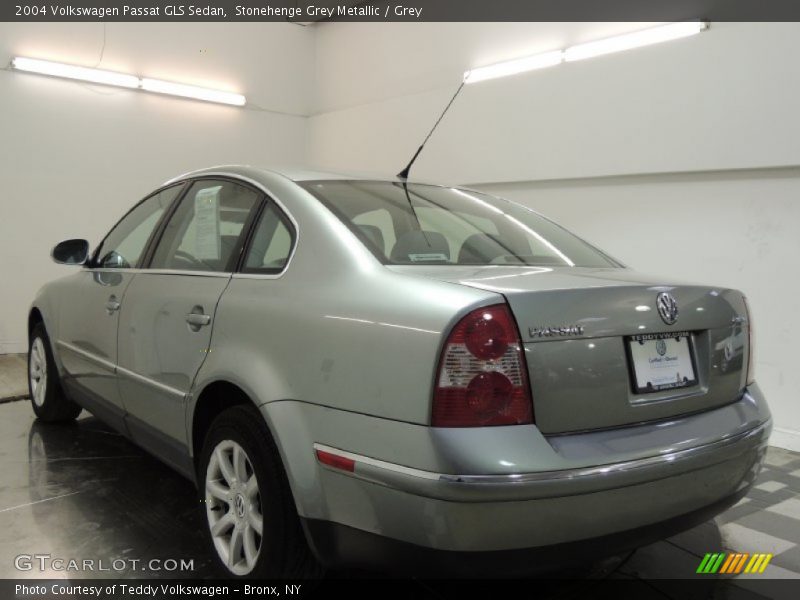 Stonehenge Grey Metallic / Grey 2004 Volkswagen Passat GLS Sedan