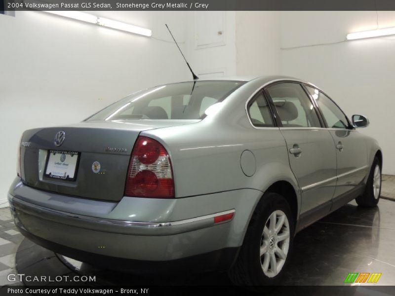 Stonehenge Grey Metallic / Grey 2004 Volkswagen Passat GLS Sedan