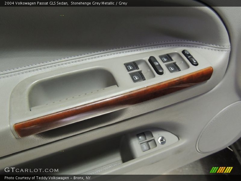 Stonehenge Grey Metallic / Grey 2004 Volkswagen Passat GLS Sedan