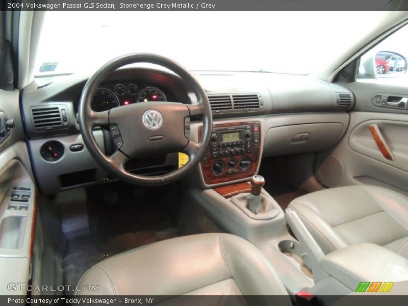 Grey Interior - 2004 Passat GLS Sedan 