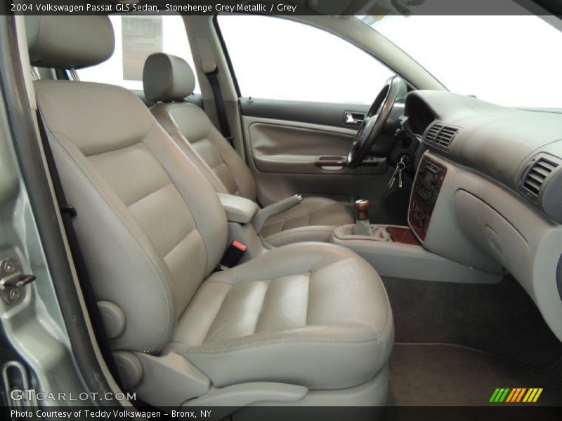 Stonehenge Grey Metallic / Grey 2004 Volkswagen Passat GLS Sedan