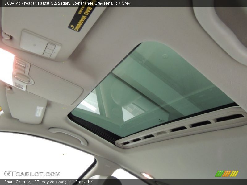 Stonehenge Grey Metallic / Grey 2004 Volkswagen Passat GLS Sedan