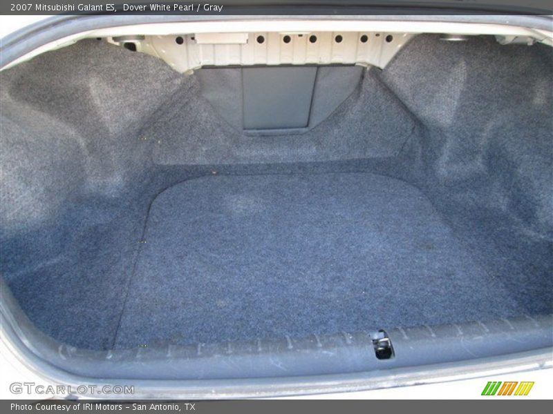 Dover White Pearl / Gray 2007 Mitsubishi Galant ES