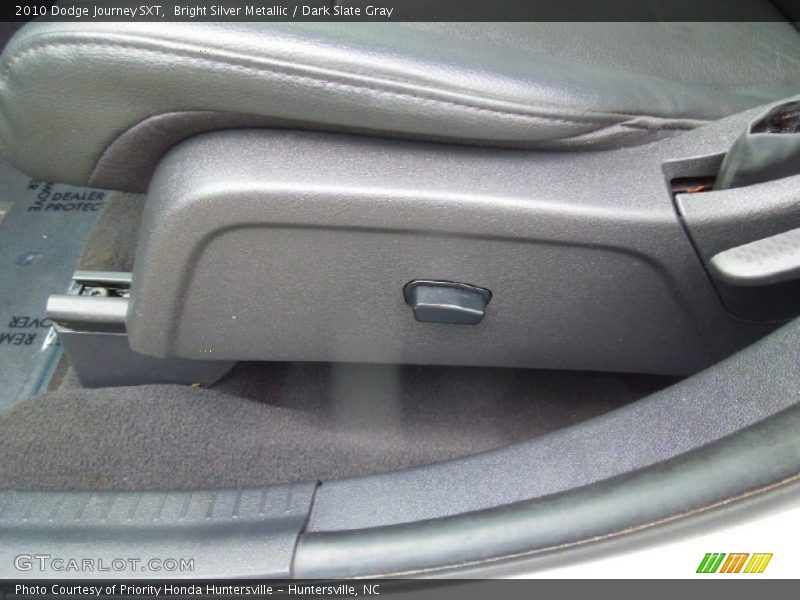 Bright Silver Metallic / Dark Slate Gray 2010 Dodge Journey SXT