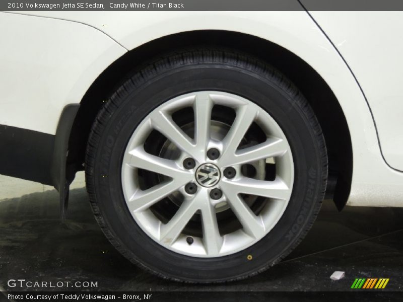 Candy White / Titan Black 2010 Volkswagen Jetta SE Sedan