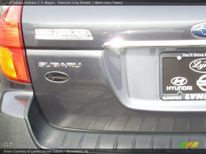 Diamond Gray Metallic / Warm Ivory Tweed 2007 Subaru Outback 2.5i Wagon