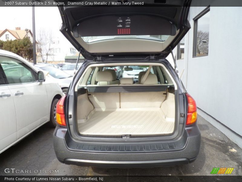 Diamond Gray Metallic / Warm Ivory Tweed 2007 Subaru Outback 2.5i Wagon