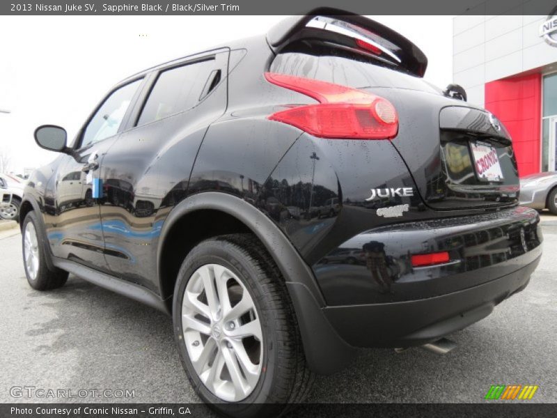 Sapphire Black / Black/Silver Trim 2013 Nissan Juke SV