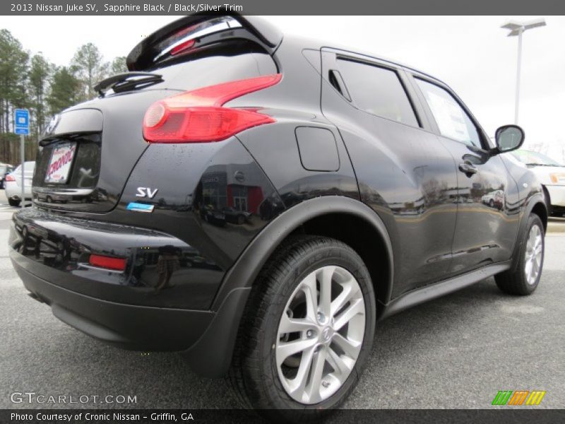 Sapphire Black / Black/Silver Trim 2013 Nissan Juke SV