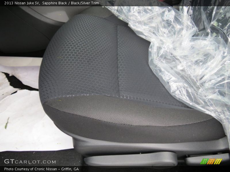 Sapphire Black / Black/Silver Trim 2013 Nissan Juke SV