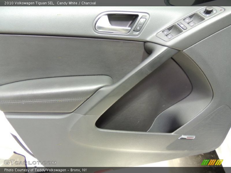 Candy White / Charcoal 2010 Volkswagen Tiguan SEL