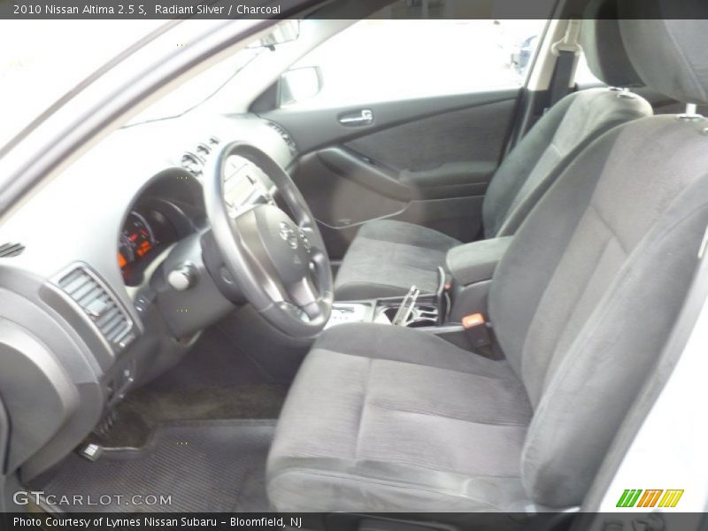 Radiant Silver / Charcoal 2010 Nissan Altima 2.5 S