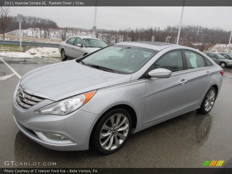 Front 3/4 View of 2011 Sonata SE