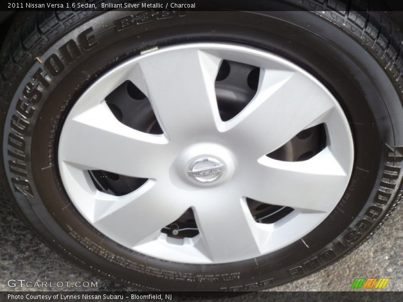 Brilliant Silver Metallic / Charcoal 2011 Nissan Versa 1.6 Sedan