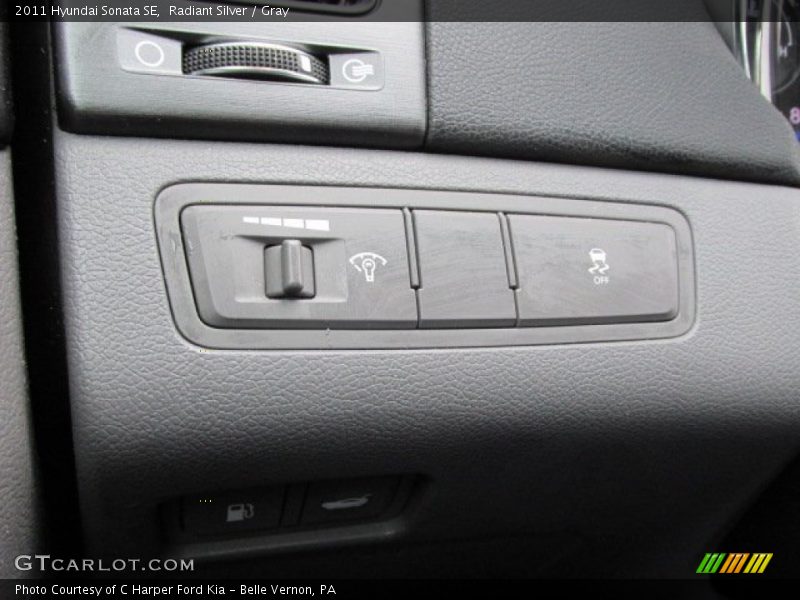 Radiant Silver / Gray 2011 Hyundai Sonata SE