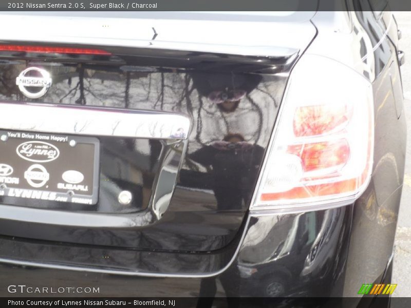 Super Black / Charcoal 2012 Nissan Sentra 2.0 S