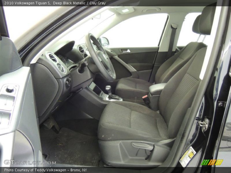 Deep Black Metallic / Clay Gray 2010 Volkswagen Tiguan S