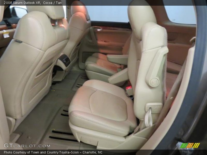 Cocoa / Tan 2008 Saturn Outlook XR