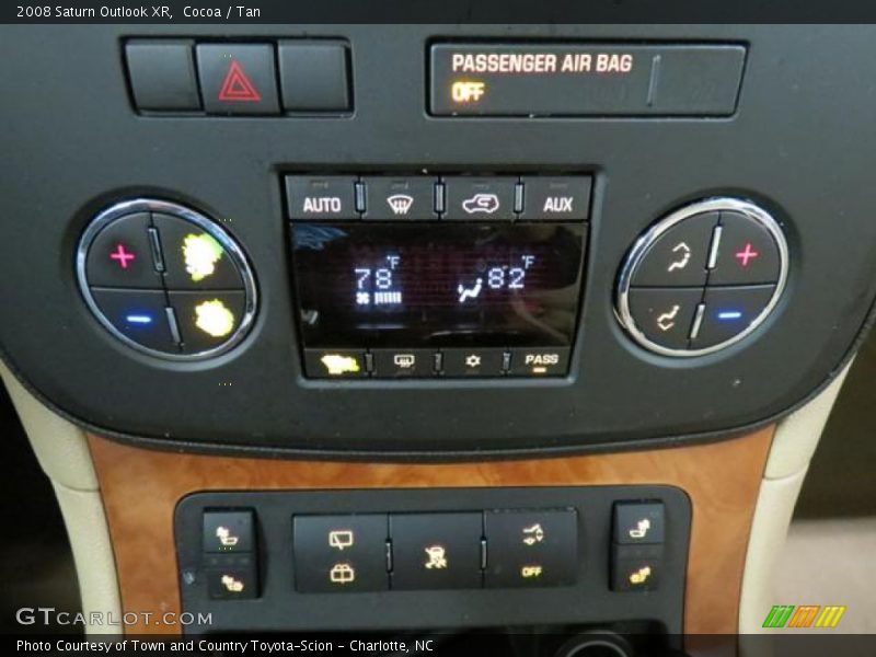 Cocoa / Tan 2008 Saturn Outlook XR