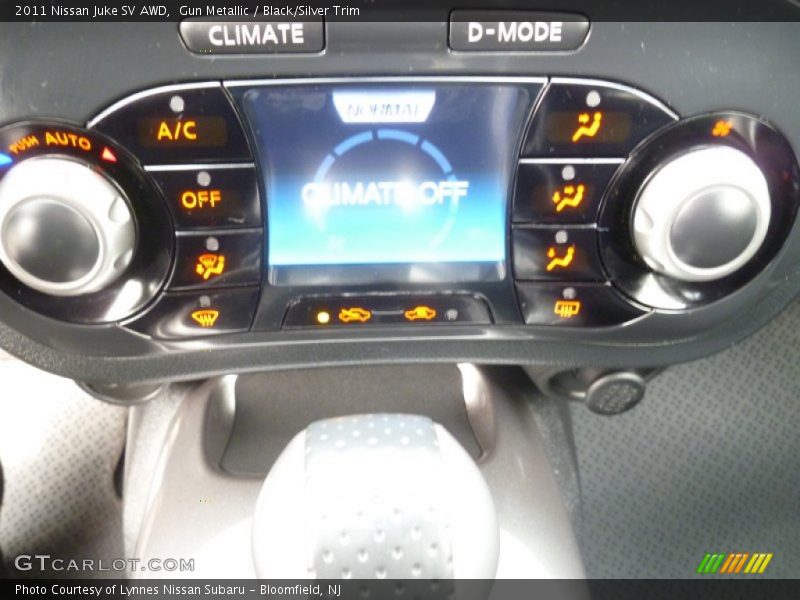 Gun Metallic / Black/Silver Trim 2011 Nissan Juke SV AWD