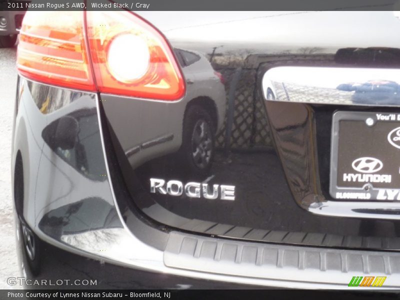 Wicked Black / Gray 2011 Nissan Rogue S AWD
