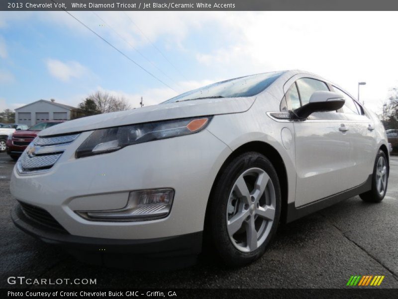 White Diamond Tricoat / Jet Black/Ceramic White Accents 2013 Chevrolet Volt