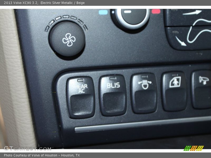 Controls of 2013 XC90 3.2