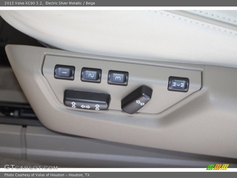 Controls of 2013 XC90 3.2