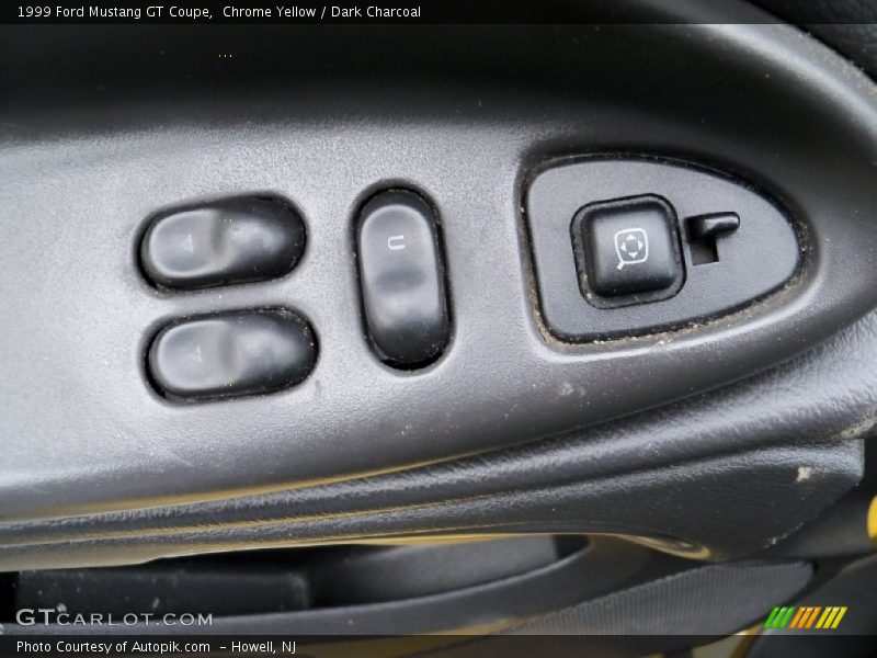 Chrome Yellow / Dark Charcoal 1999 Ford Mustang GT Coupe