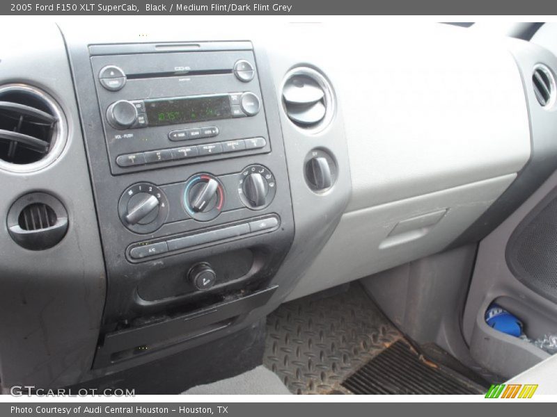 Black / Medium Flint/Dark Flint Grey 2005 Ford F150 XLT SuperCab