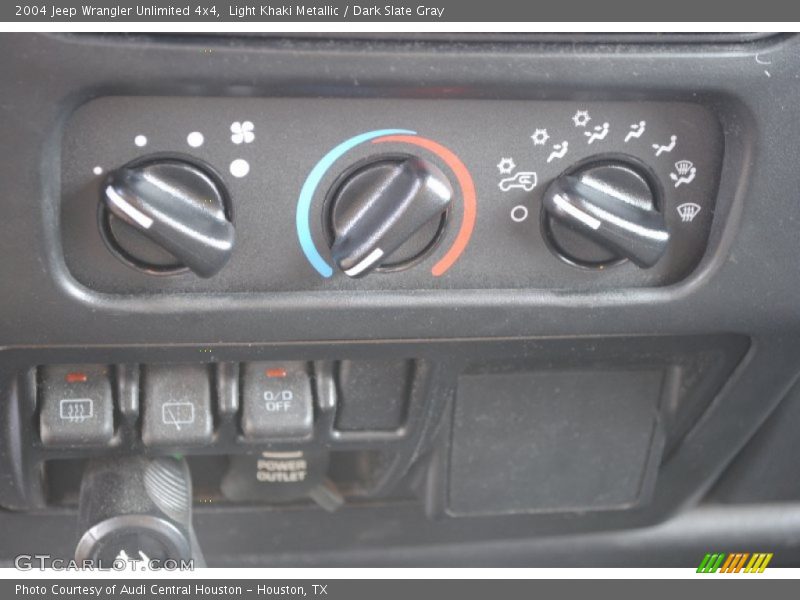 Light Khaki Metallic / Dark Slate Gray 2004 Jeep Wrangler Unlimited 4x4