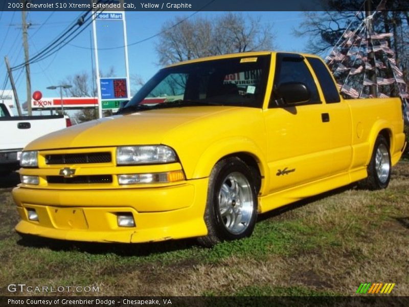Front 3/4 View of 2003 S10 Xtreme Extended Cab
