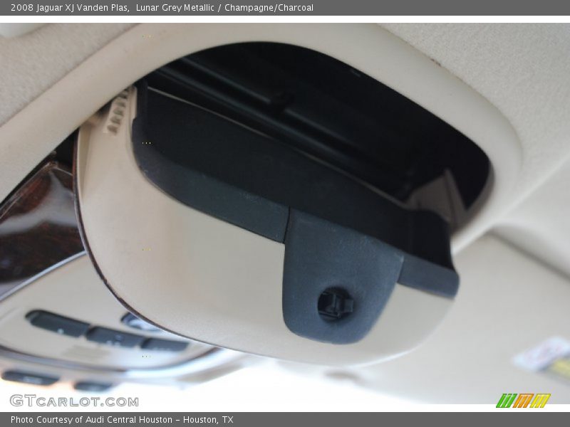 Lunar Grey Metallic / Champagne/Charcoal 2008 Jaguar XJ Vanden Plas