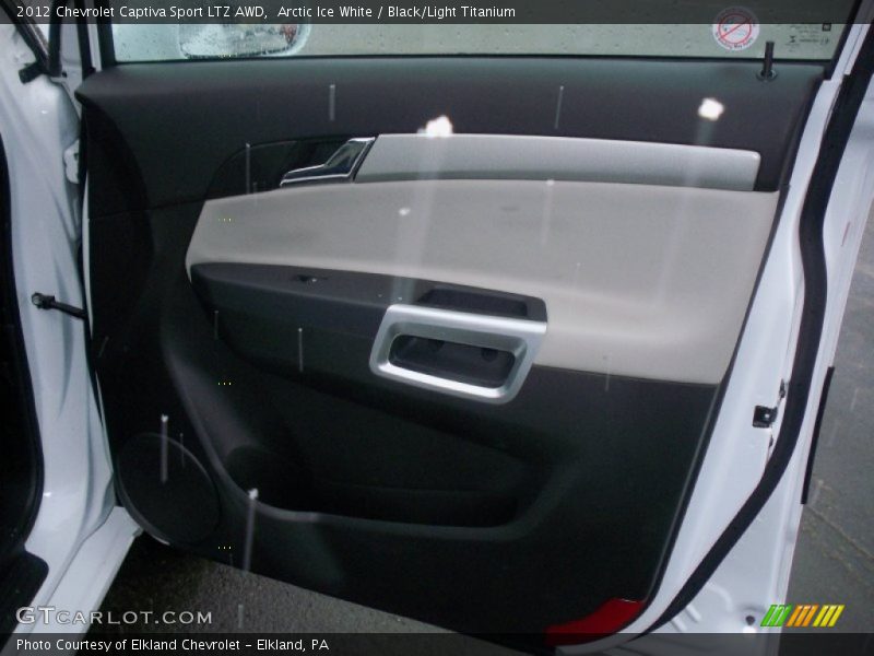 Arctic Ice White / Black/Light Titanium 2012 Chevrolet Captiva Sport LTZ AWD