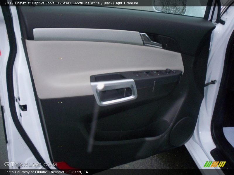 Arctic Ice White / Black/Light Titanium 2012 Chevrolet Captiva Sport LTZ AWD