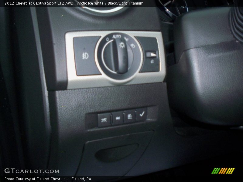 Arctic Ice White / Black/Light Titanium 2012 Chevrolet Captiva Sport LTZ AWD