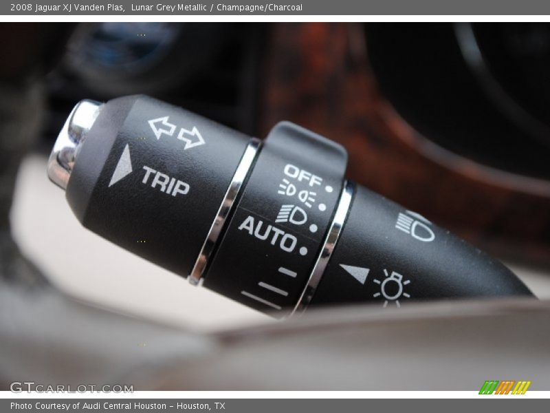 Lunar Grey Metallic / Champagne/Charcoal 2008 Jaguar XJ Vanden Plas