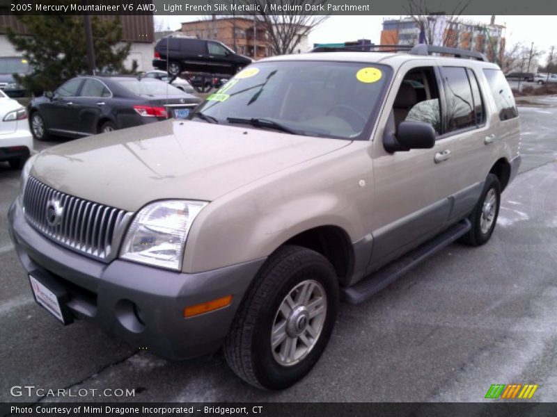 Front 3/4 View of 2005 Mountaineer V6 AWD