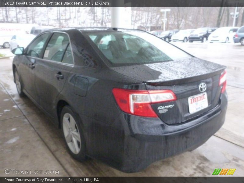 Attitude Black Metallic / Black/Ash 2013 Toyota Camry SE
