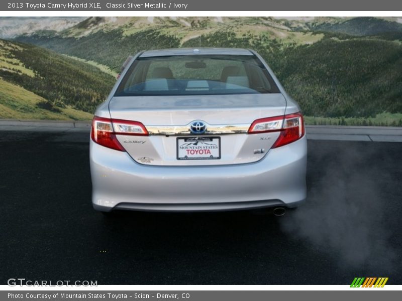 Classic Silver Metallic / Ivory 2013 Toyota Camry Hybrid XLE