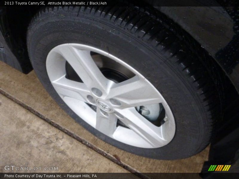Attitude Black Metallic / Black/Ash 2013 Toyota Camry SE